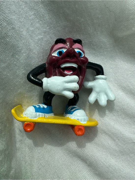 California Raisins Other - California Raisin Skating raisin figure 1 unit